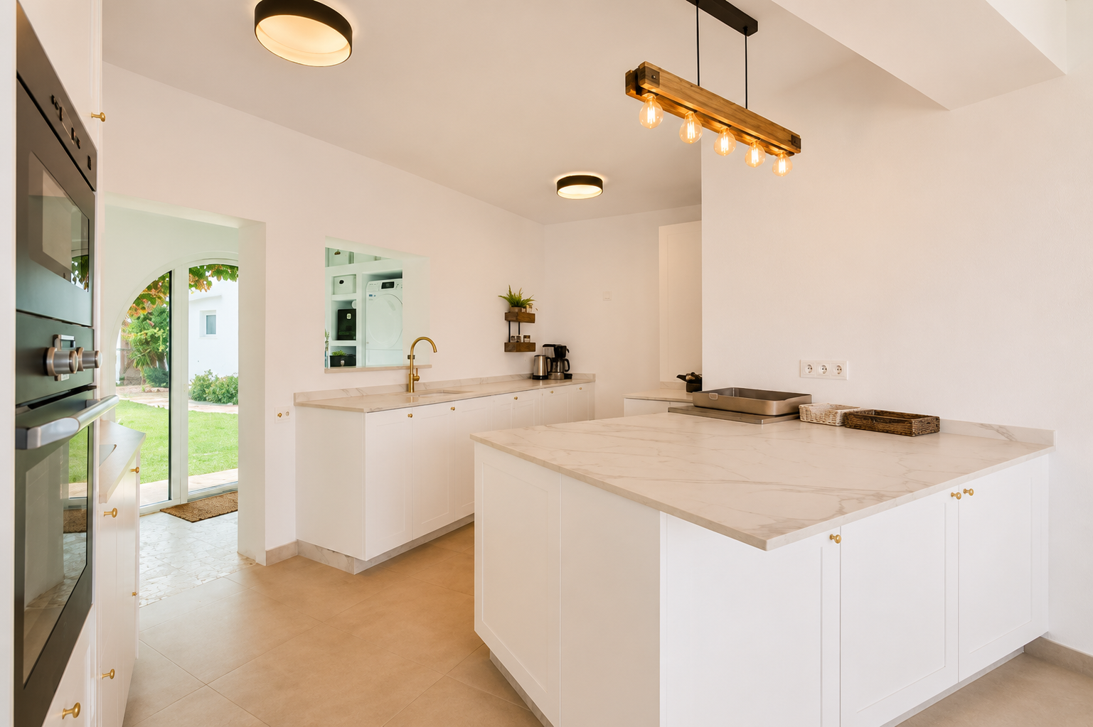 Casa Lago, inside